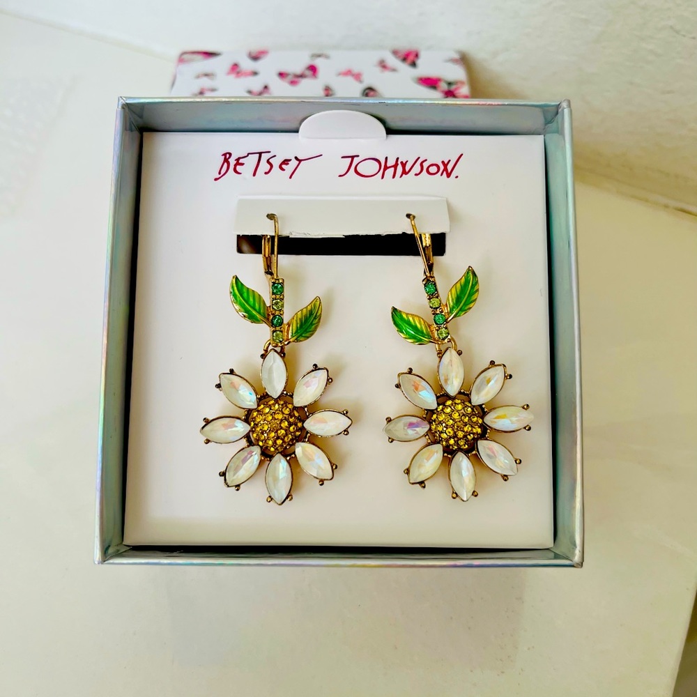 NIB BETSEY JOHNSON EARRINGS
